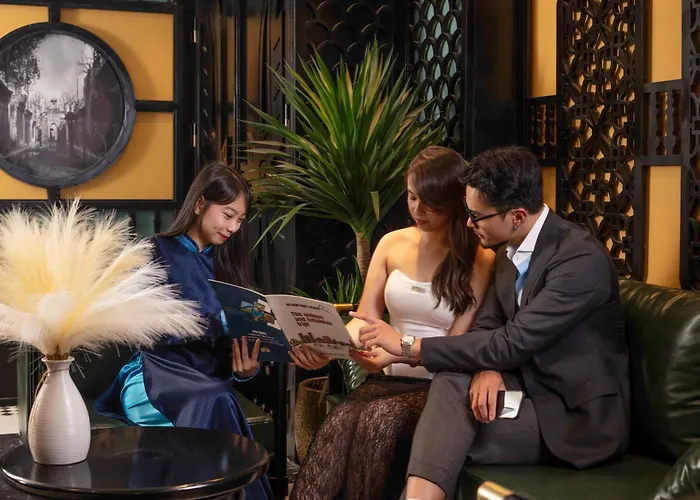 Madelise Palace Hotel & Travel