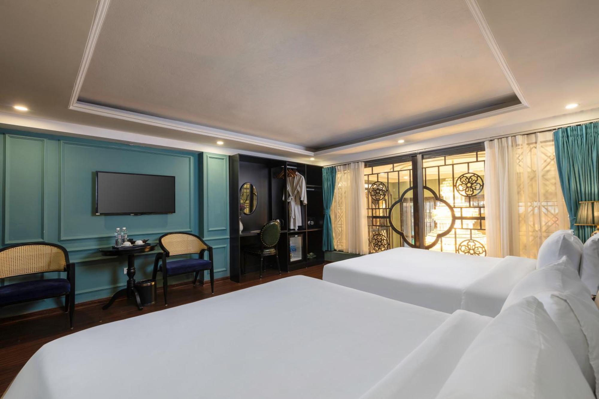Madelise Palace & Travel Hanoi